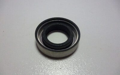 0313284 – OIL SEAL